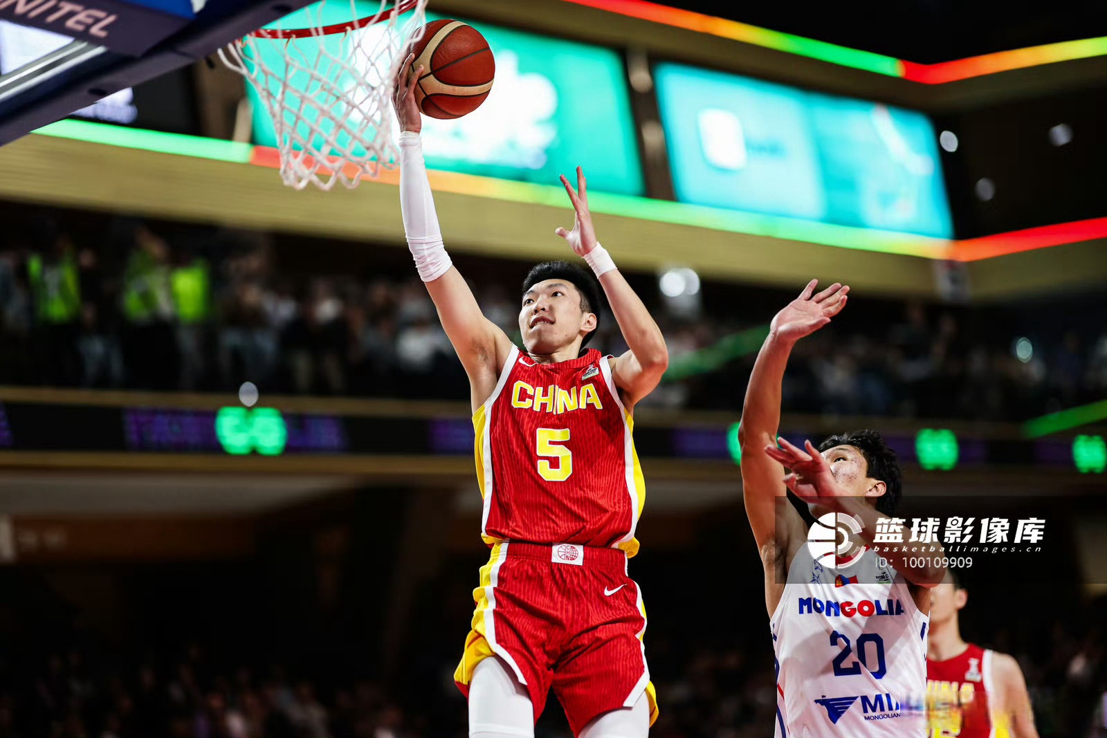 开云体育下载-关于太狠了！山东男篮围绕全明星赛止住颓势Uzi在巴黎圣日耳曼比赛中关键助攻，刘翔怒砍38分的信息