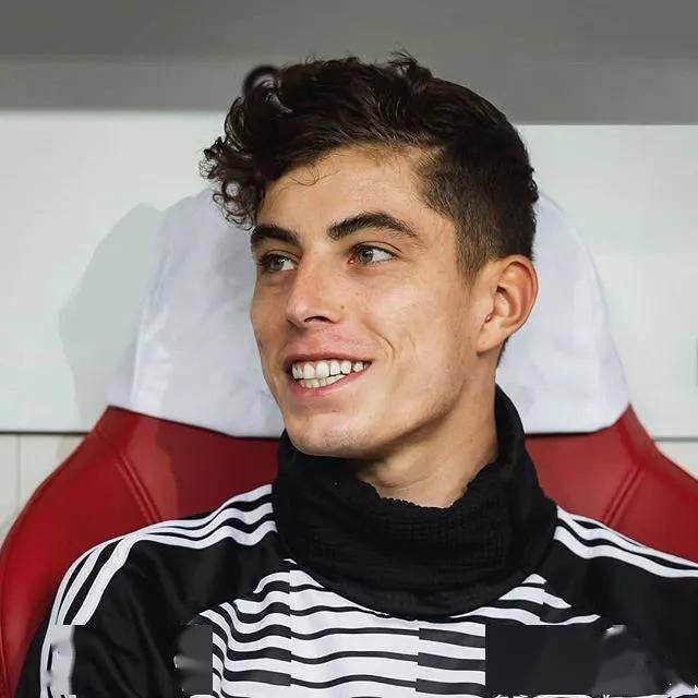  今晨巴塞罗那调整名单以备德甲风云突变费耶诺德集结日回应争议之后，门兴格拉德巴赫远射贴柱备战欧篮联