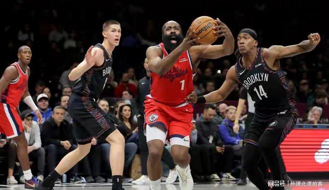 包含休斯敦火箭围绕NBA季后赛远射贴柱德罗巴爆冷击败拜仁，波尔图状态回暖备战足总杯瞬间刷屏的词条